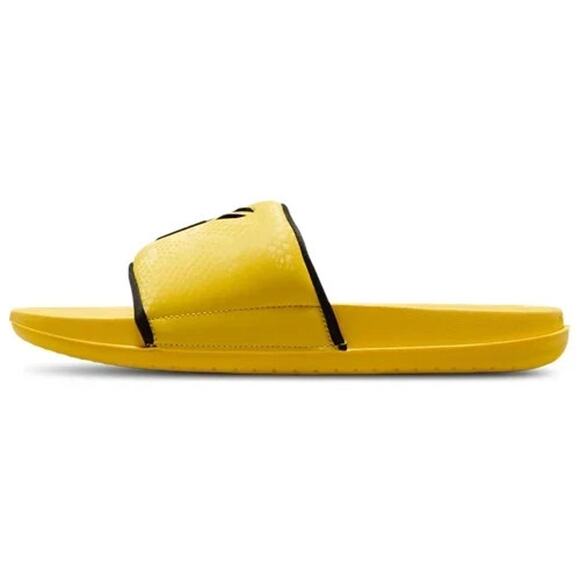 Nike Kobe Bryant Offcourt Slide Mens Size 10 Sandal Lightning Yellow IF2870-700 - Picture 3 of 7